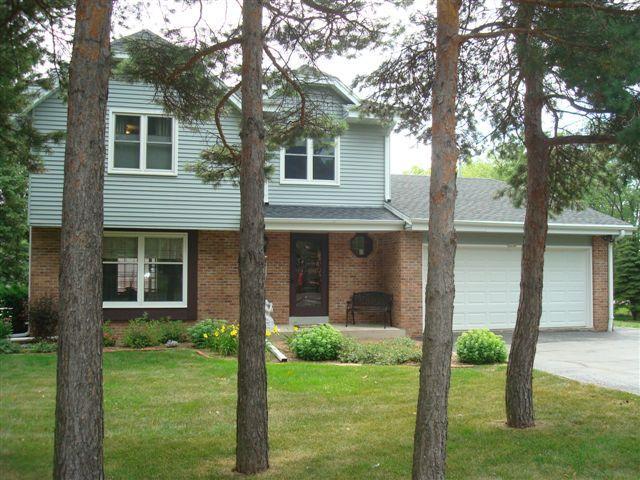 2630 S Meadowmere Pkwy., New Berlin, WI 53151