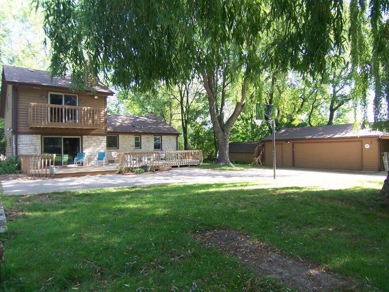 10143 W Calumet Rd., Milwaukee, WI 53224