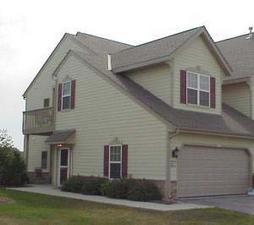 8634 S Roxbury Way, Oak Creek, WI 53154