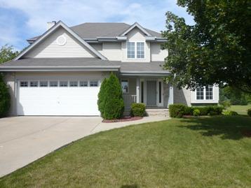 689 Laureate Ct., Pewaukee, WI 53072