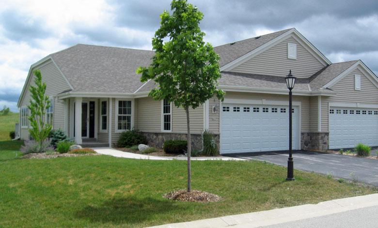 601 Sandur Pl. #04-01, West Bend, WI 53095