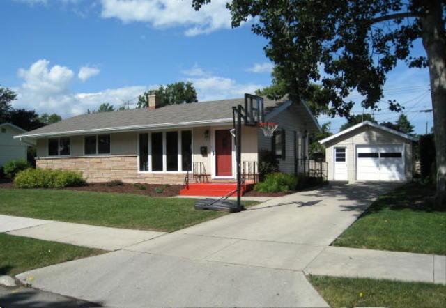 1620 Orchard Dr., Manitowoc, WI 54220