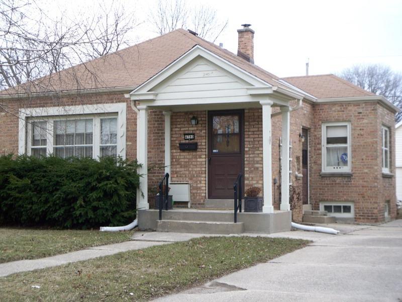 4780 N Elkhart Ave., Whitefish Bay, WI 53211