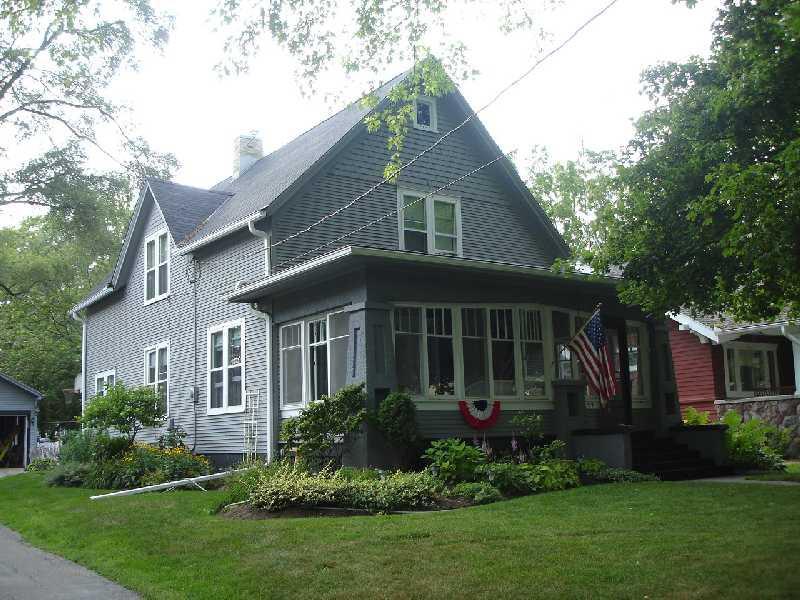 137 Teddy Ave, Hartford, WI 53027