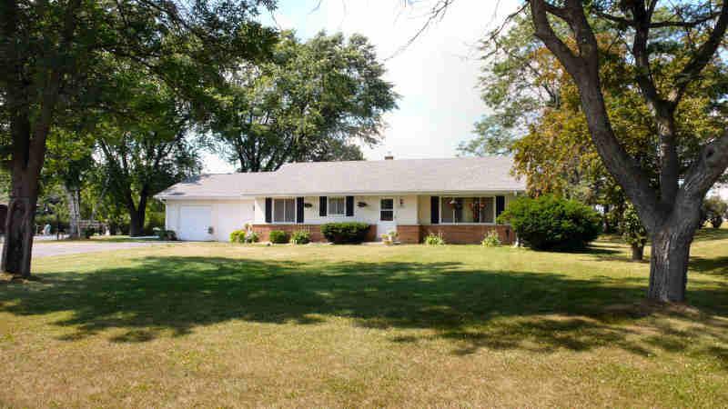 N40W22870 Sunset Dr., Pewaukee, WI 53072