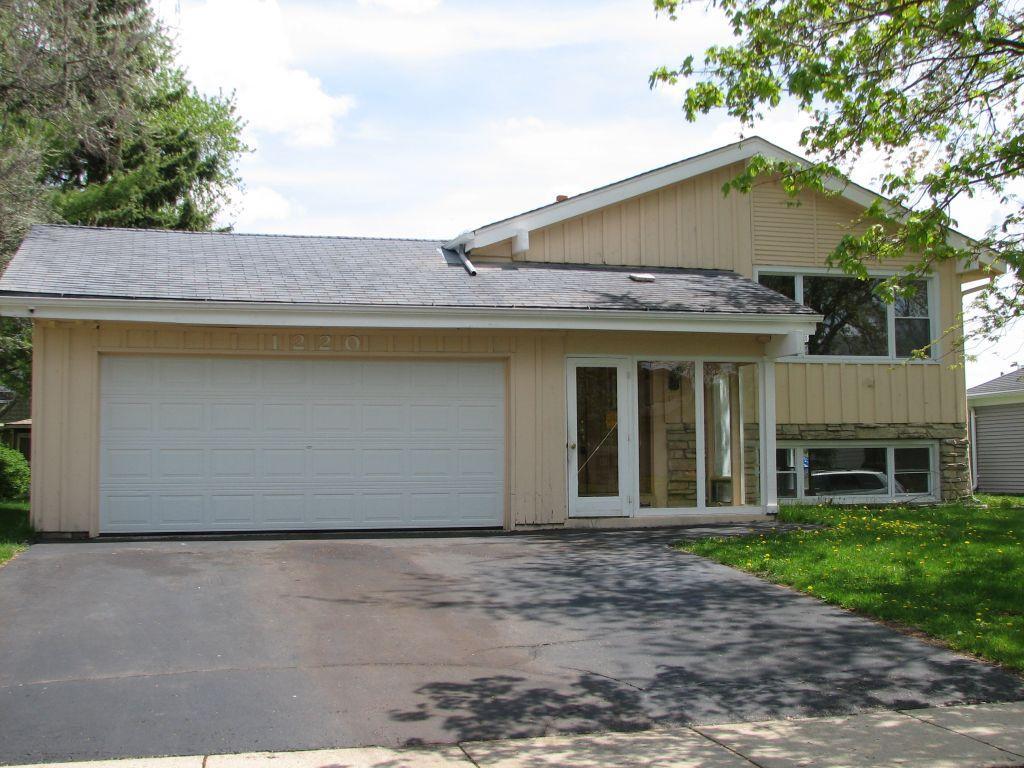 1220 Western Tr., Mukwonago, WI 53149