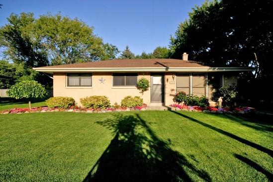 9114 S Annette Pl, Oak Creek, WI 53154