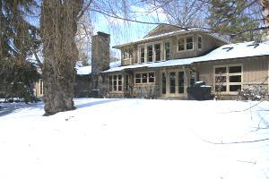 9500 N Upper River, River Hills, WI 53217