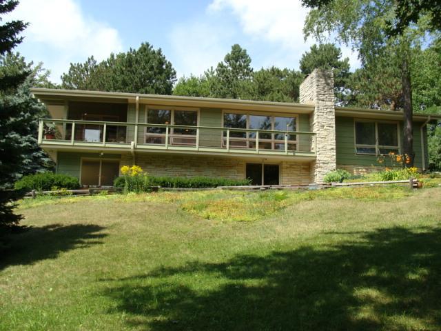 N40W27880 Glacier Rd., Pewaukee, WI 53072