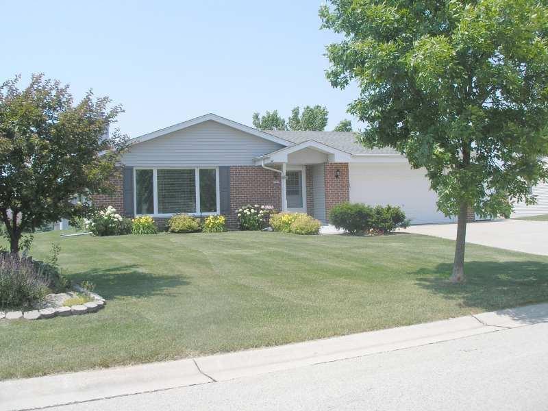 8177 S Four Oaks Dr., Franklin, WI 53132