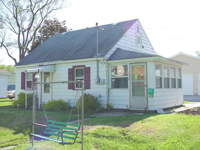 1310 S 20th St., La Crosse, WI 54601