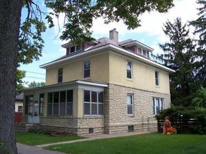 1219 S 16th, La Crosse, WI 54601