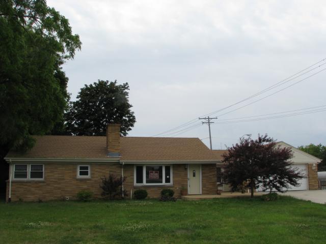 335 W Daphne Rd., Glendale, WI 53217