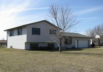 906 Amanda Ct., Holmen, WI 54636