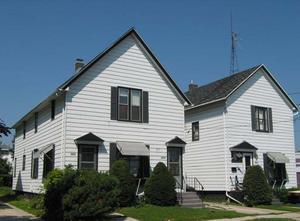 1010-1012 S 13th St., Manitowoc, WI 54220