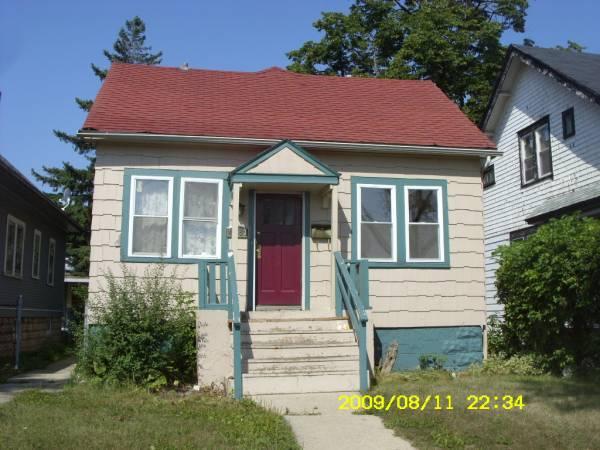 4663 N 37th St, Milwaukee, WI 53209