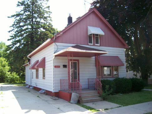 5801 22nd Ave., Kenosha, WI 53140