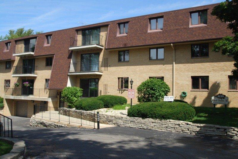 3239 S 58th St. #214, Milwaukee, WI 53219
