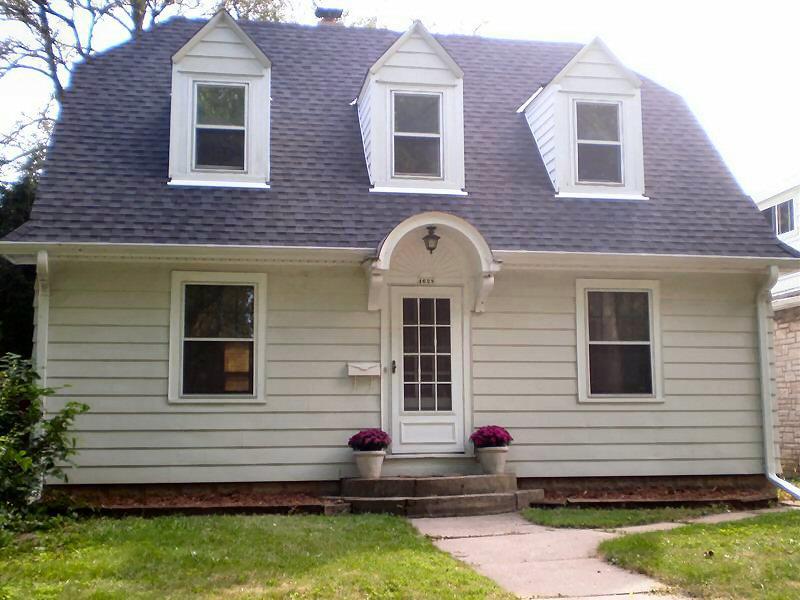 4628 N Elm Tree Rd., Glendale, WI 53209