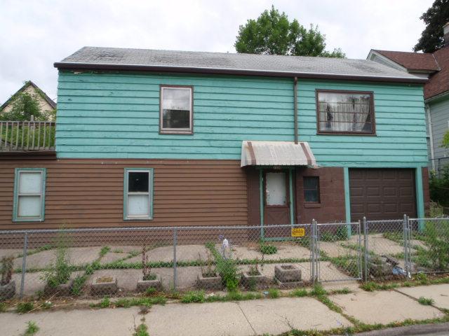 1329 N 37th Pl, Milwaukee, WI 53208