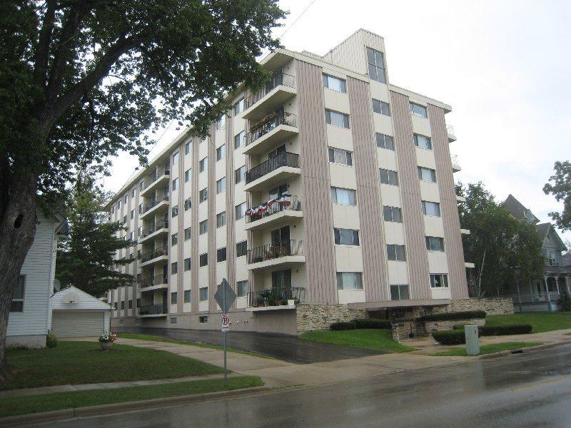 315 N West Ave. #308, Waukesha, WI 53186