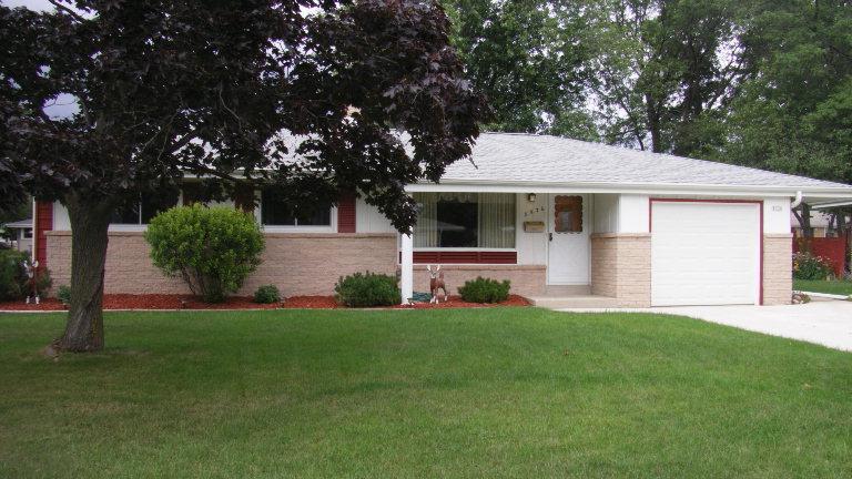 5936 Oakwood Ave., Greendale, WI 53129