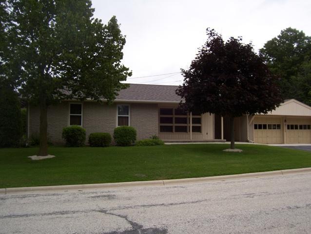 213 West Ct., Saint Nazianz, WI 54232