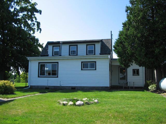 3068 Cottage Ln., Two Rivers, WI 54241