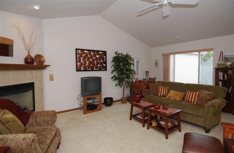 3547 S Toldt Cir, Milwaukee, WI 53221