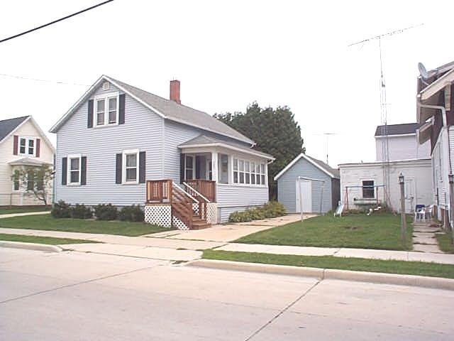 2205 Adams St, Two Rivers, WI 54241
