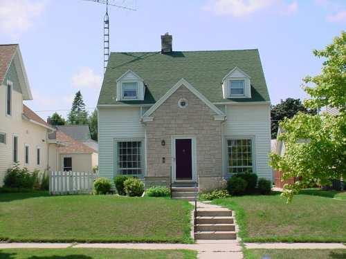 918 N 14th, Manitowoc, WI 54220