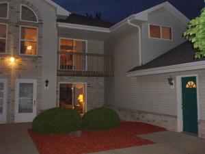 6205 S Creekside Dr. #6, Cudahy, WI 53110