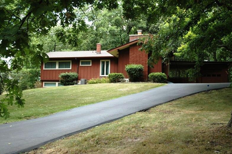 21430 W Bagpipe Ct., New Berlin, WI 53146