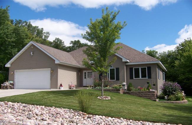 3072 N Begonia Rd., Geneva, WI 53147