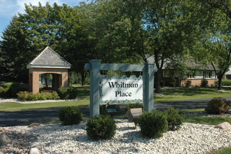 10040 N Kirkland Ct, Mequon, WI 53092