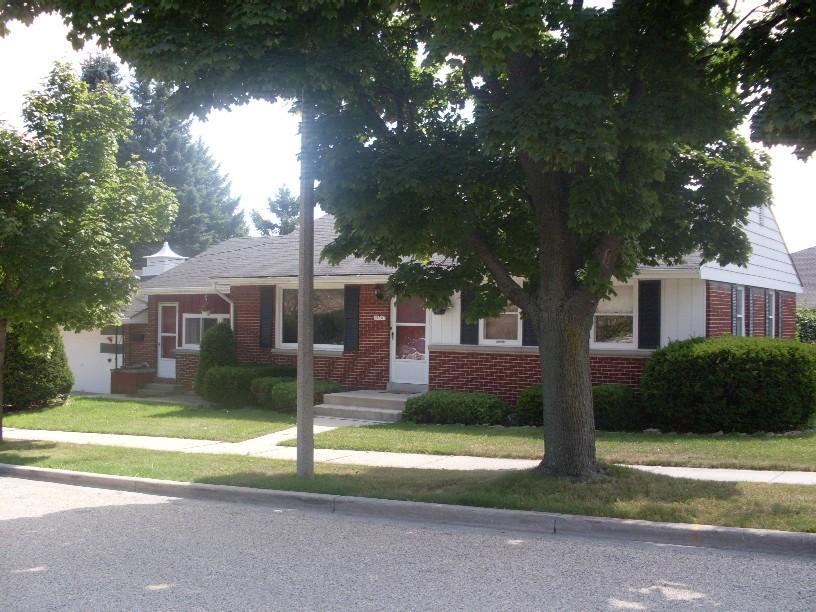 10747 W York Pl., Wauwatosa, WI 53222