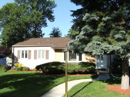 W169N8619 Sheridan Dr., Menomonee Falls, WI 53051