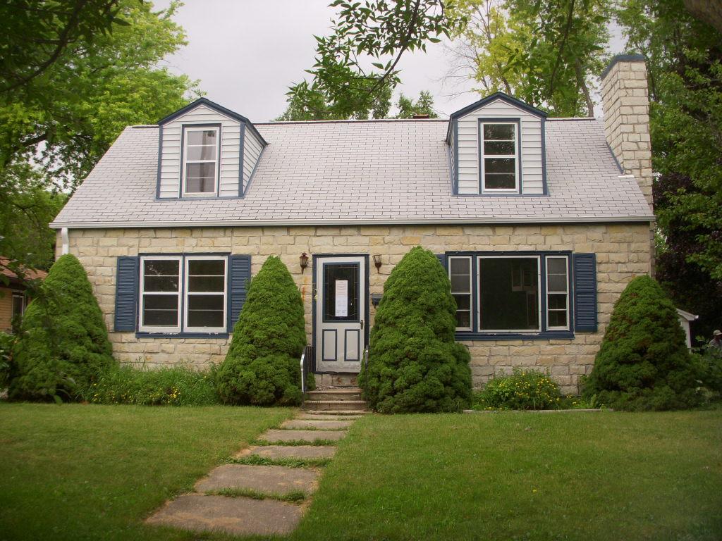 704 W La Salle Ave., Glendale, WI 53209