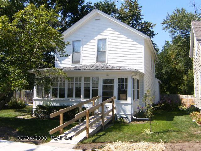 40 S Worthington, Oconomowoc, WI 53066