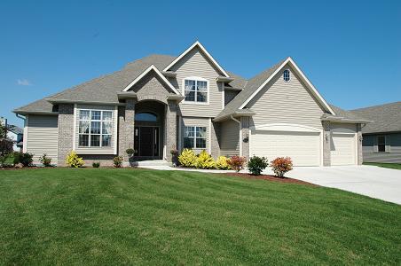 1038 W Glen Crossing, Oak Creek, WI 53154
