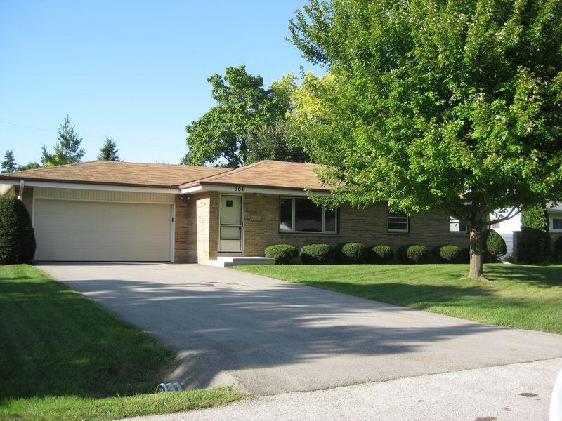 904 W Theresa Ln, Glendale, WI 53209