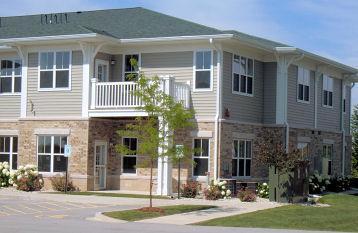 7710 S 51st St #103, Franklin, WI 53132