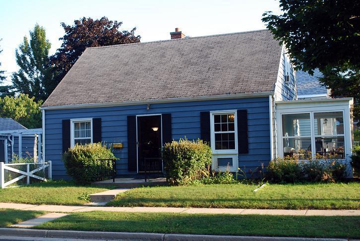 601 E Chateau Pl., Whitefish Bay, WI 53217