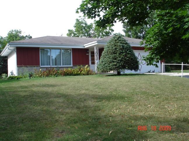 9537 W Sarasota, Wauwatosa, WI 53222