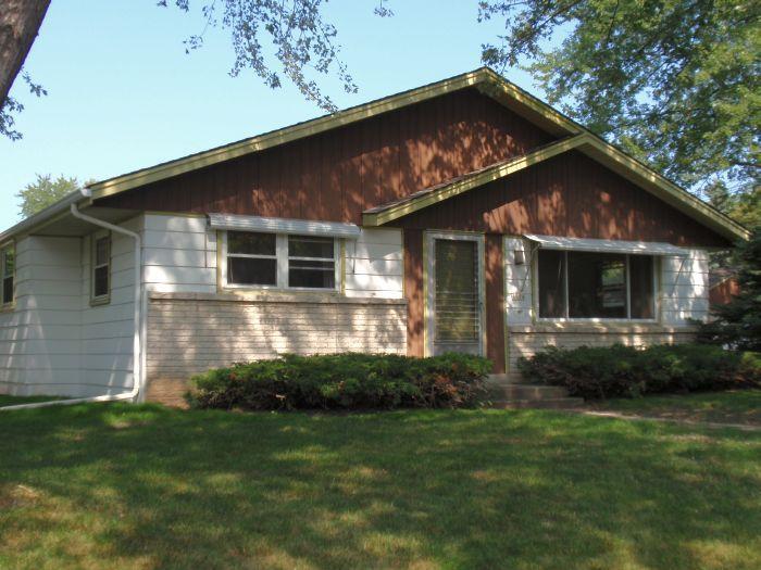 6624 W Leroy Ave., Greenfield, WI 53220