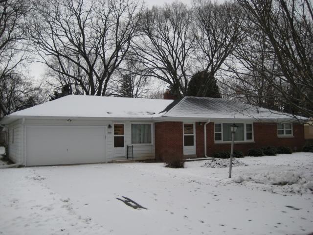 7033 N Longview Ave., Glendale, WI 53209