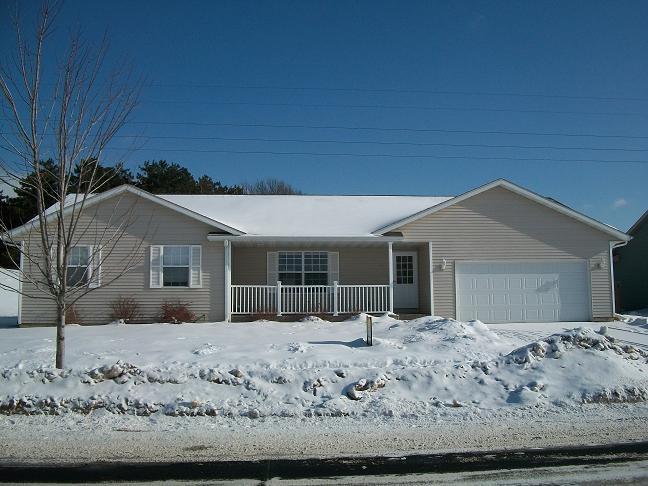 703 Pioneer Dr., Holmen, WI 54636
