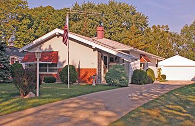 4618 N 101st St., Wauwatosa, WI 53225