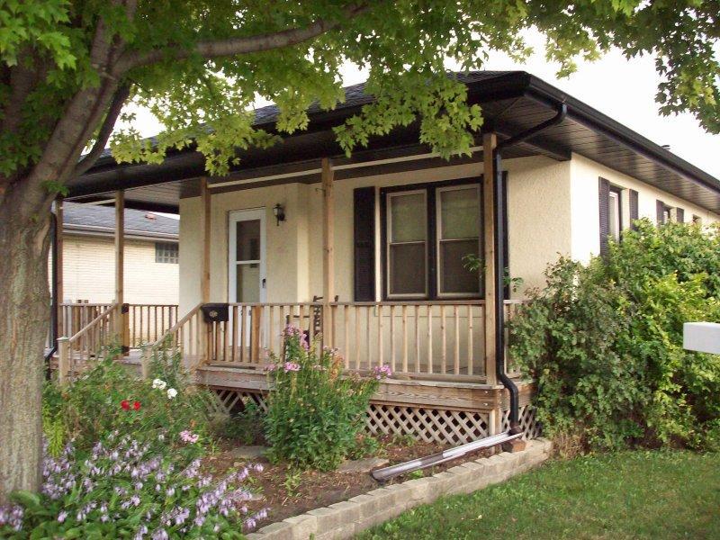 2302 Rupert Blvd, Racine, WI 53405