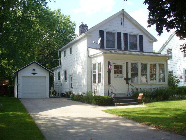 406 Riverview Dr., Manitowoc, WI 54220